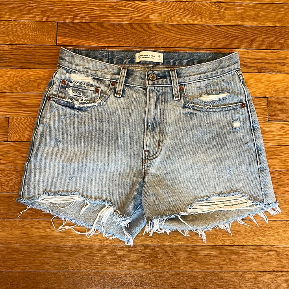 Abercrombie jean shorts, light denim, size 0/25